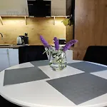 Szumi Lejlighed *